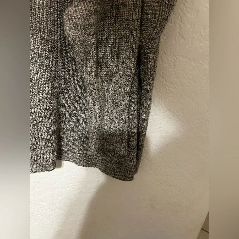 🚀Free people off the shoulder sweater knit Gray size S GUC
